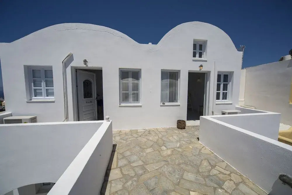 Ianthe Apartments & Villa