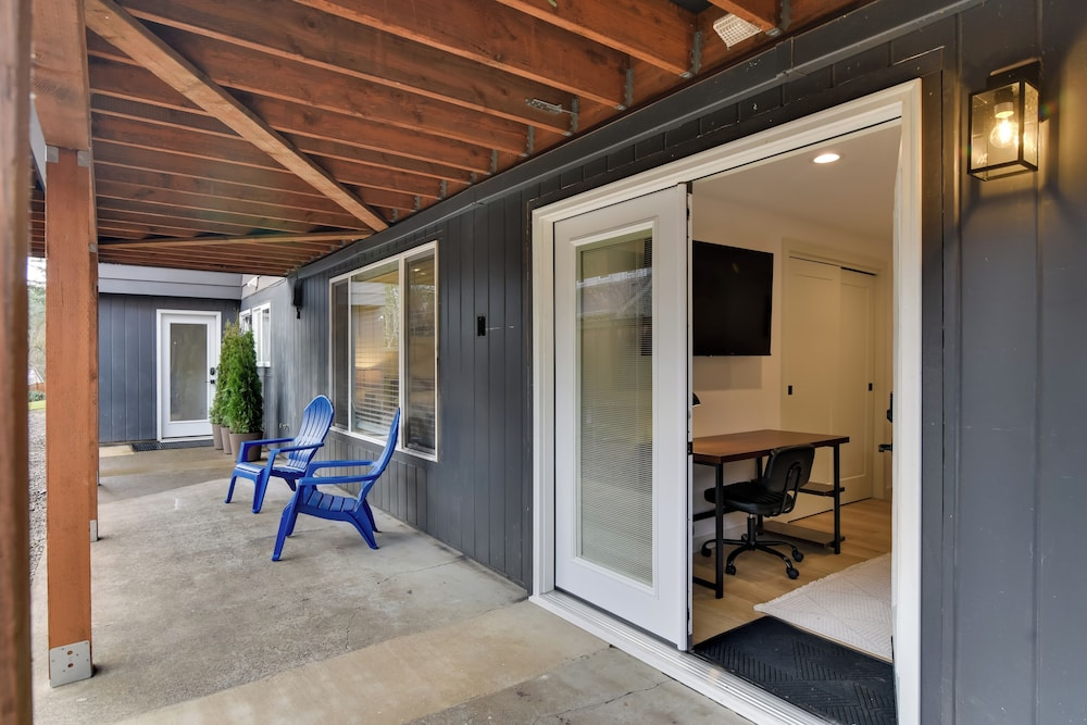 Healthcare Workers' Home Base! Portland Apt