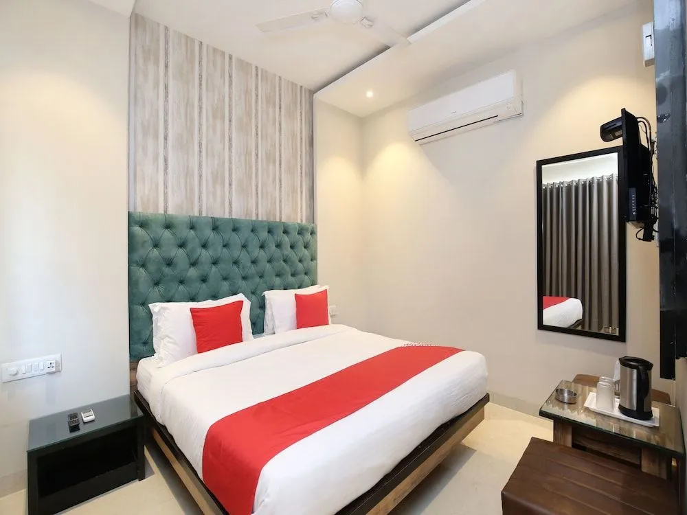 OYO 17084 Hotel Grand Orchid