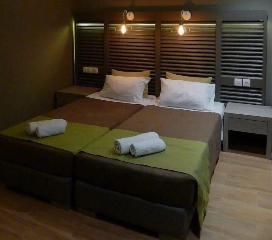 Ampoulos Rooms & Apartments