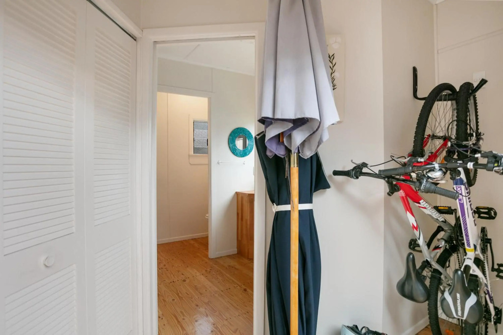 Clara's Togs and Towels - Waihi Accommodation - Bachcare NZ