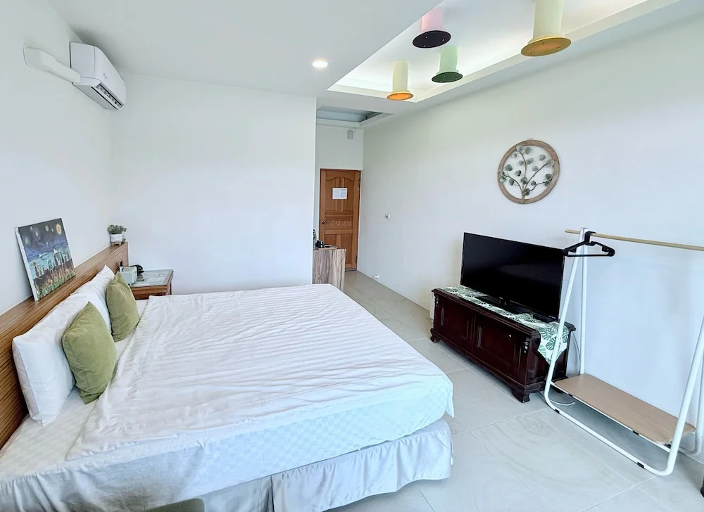 Lunatis Bay Hotel