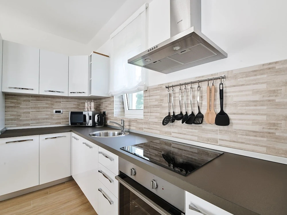 Detached Villa With Cozy Outdoor Kitchen And Swimming Pool Near Groznjan