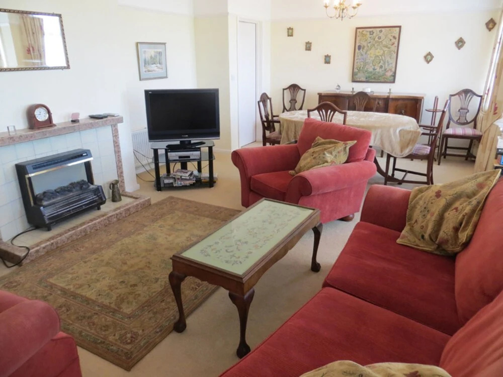 Westmead. Chalet Bungalow
