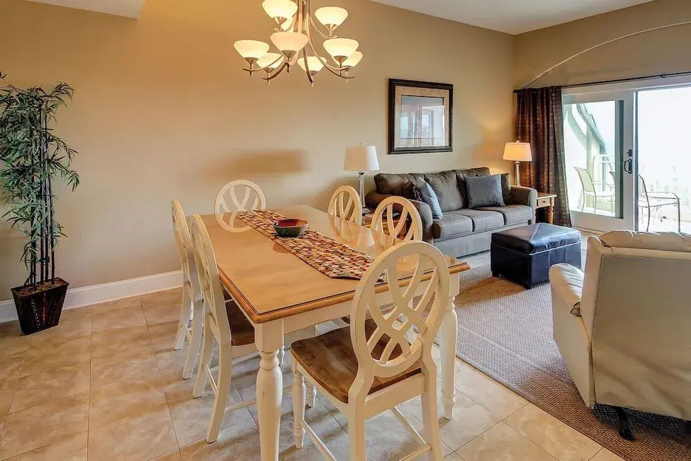 Shorewood 536 by RedAwning