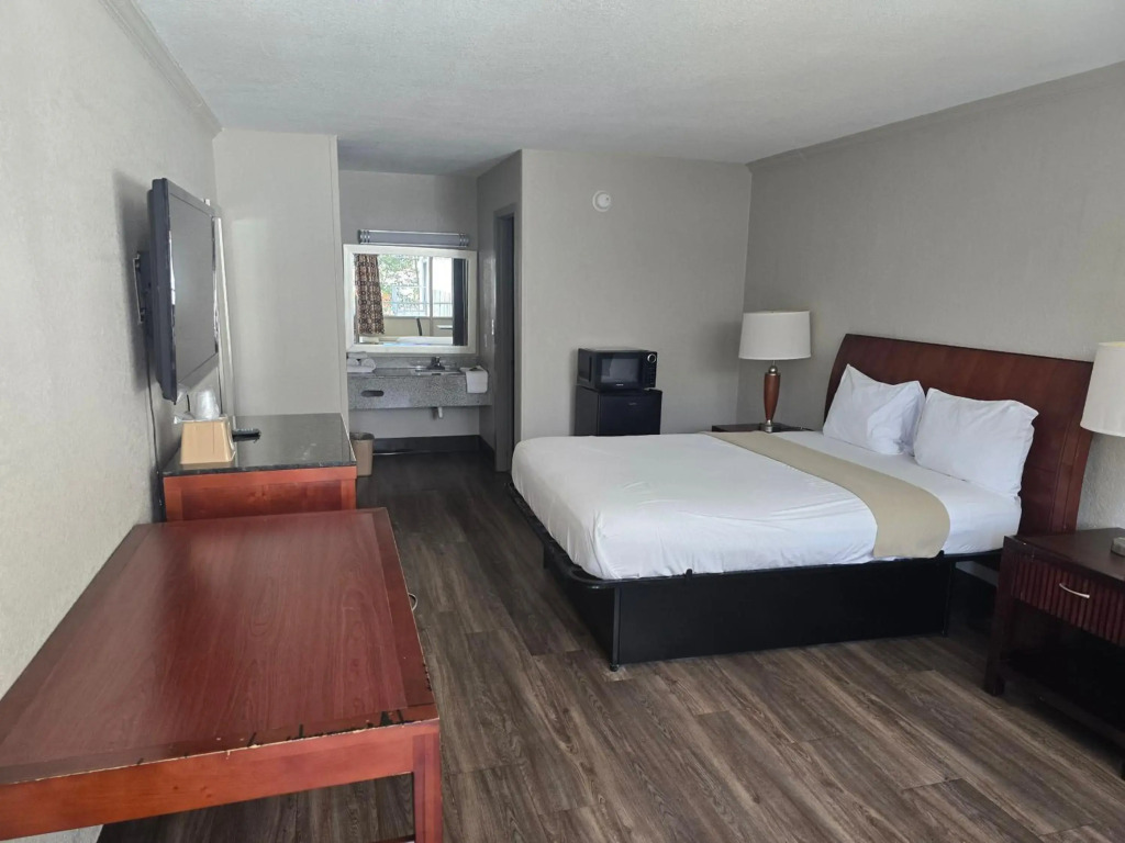 Motel 6 Raleigh, NC   Downtown South