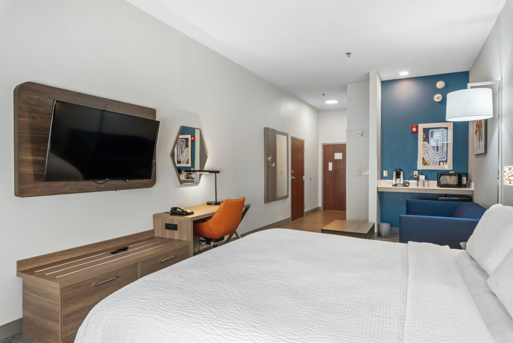 Holiday Inn Express & Suites Maumelle by IHG