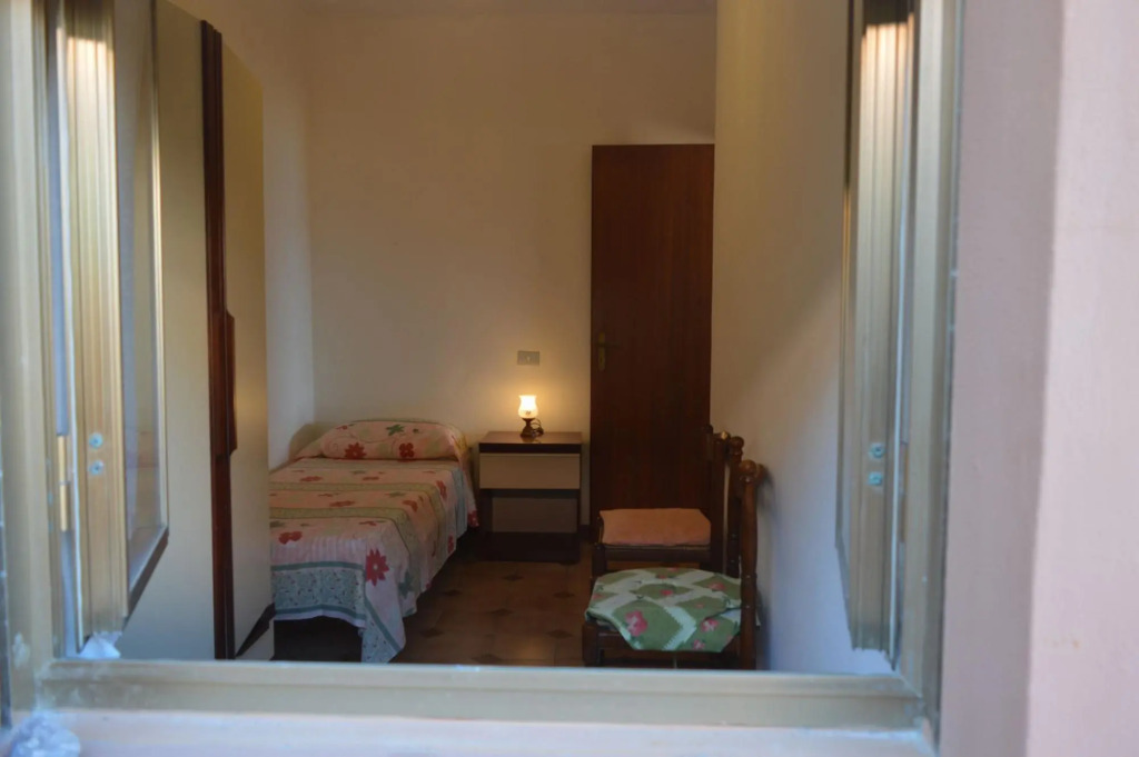 Holiday home with sea view 3 minutes walk from the seashore of Is Arenas beach and  5 minutes on foo-Casa della Salsedine