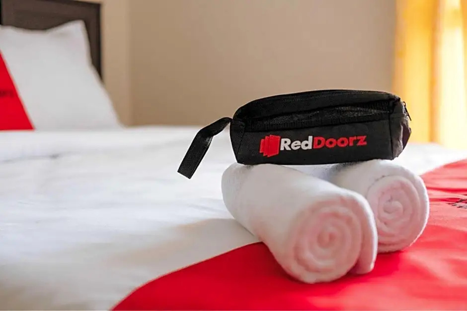 RedDoorz near Taman Wisata Alam Punti Kayu Palembang 2