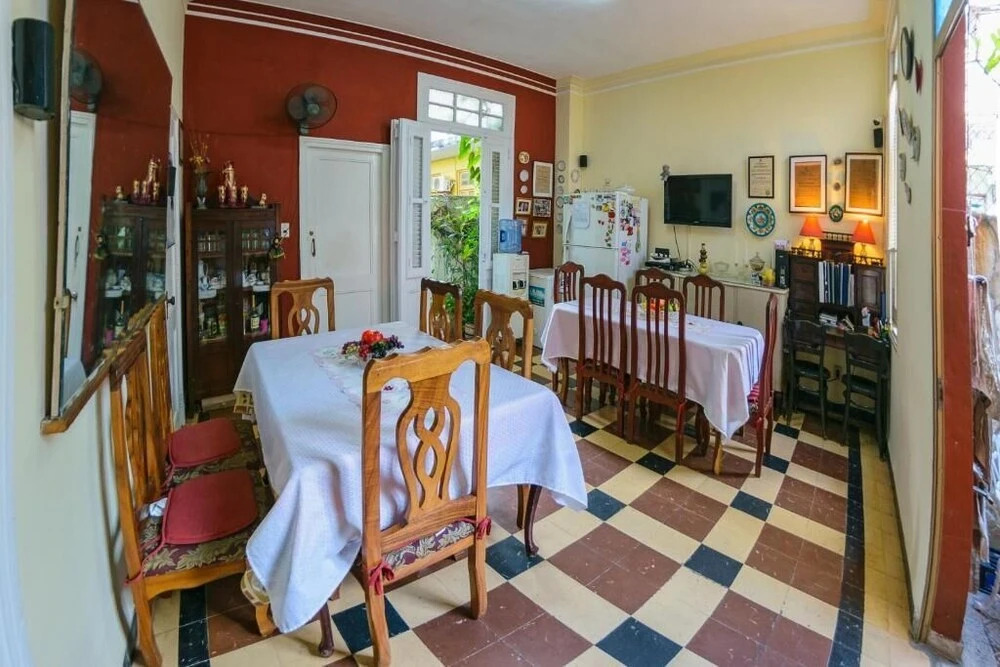 Hostal Leonel
