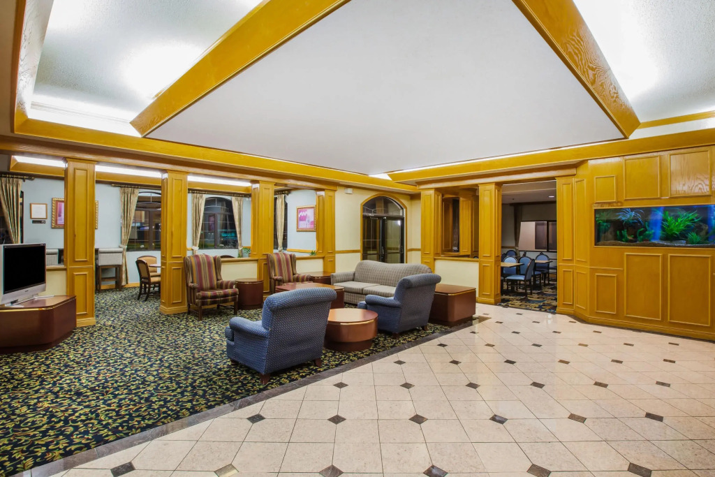 Days Inn & Suites by Wyndham Corpus Christi Central