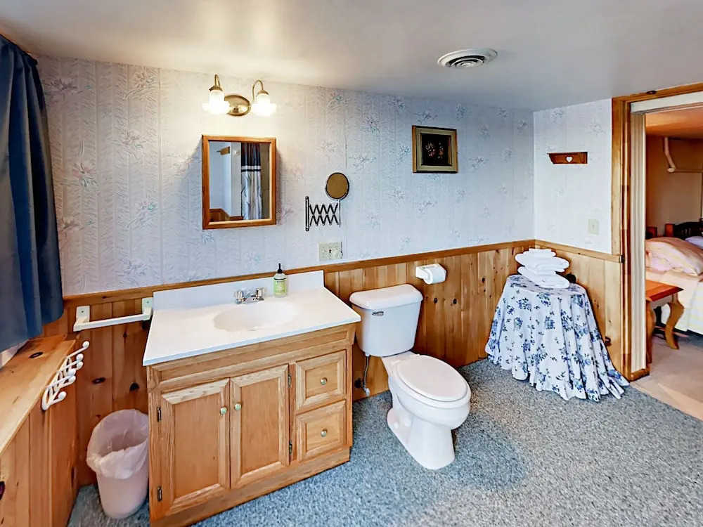 Classic Maine Home on the Ocean 3 Bedrooms 2 Bathrooms Home