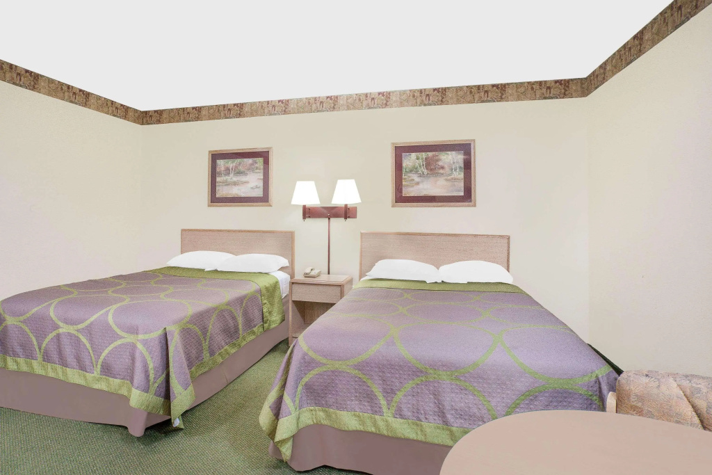 Super 8 By Wyndham Monticello