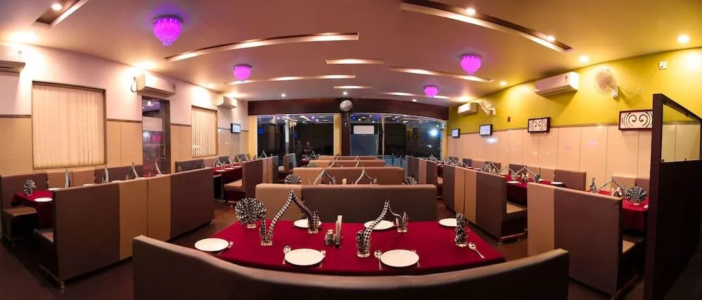 Hotel Caravan