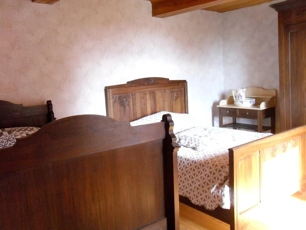 House With 2 Bedrooms in Puycelsi, With Wonderful Mountain View and En
