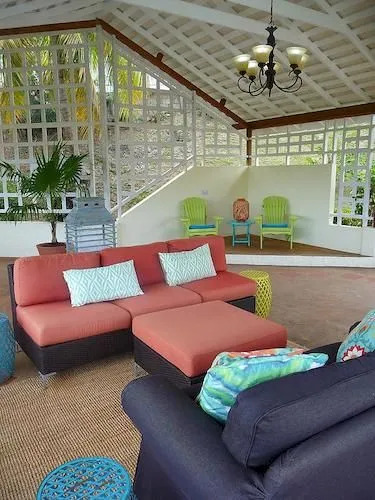 Sugarapple Inn