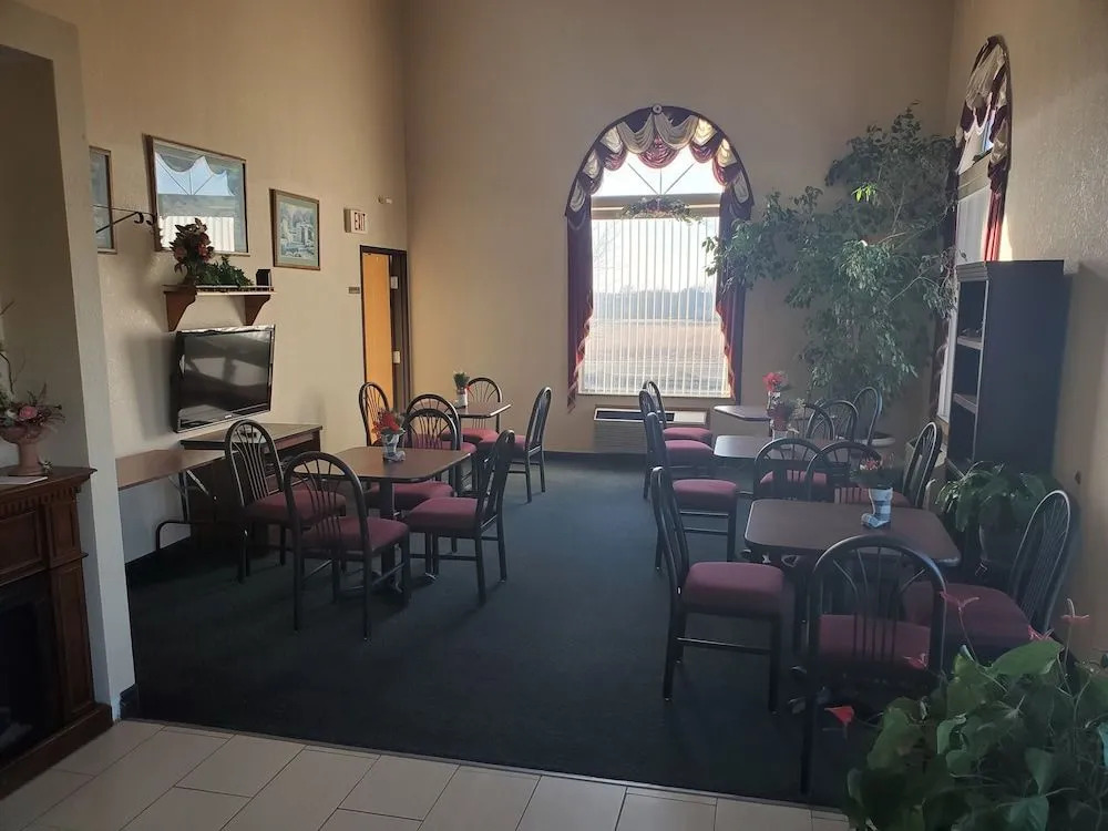 Super 7 Inn Tecumseh