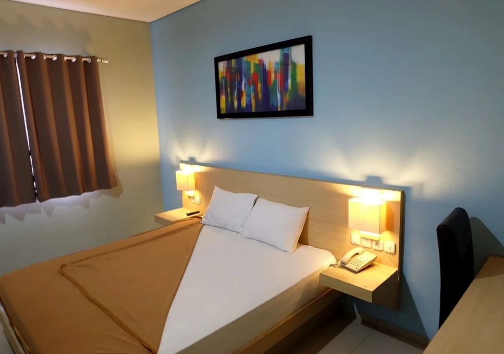 Super OYO Townhouse OAK Hotel Fiducia Pondok Gede