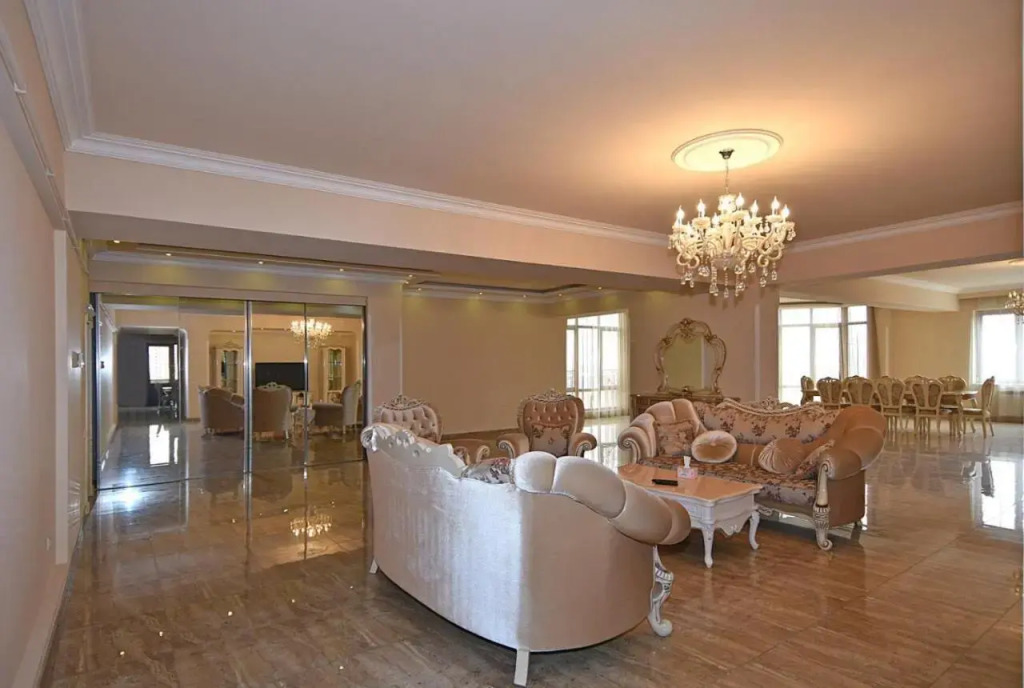 Teryan street, 4 bedrooms Luxury, Unique apartment TT888