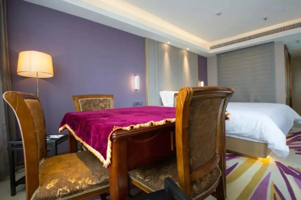 Lavande Hotel Qijiang High-speed Railway Station