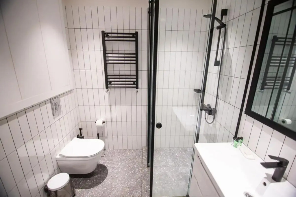 Cozy 1BR Apt Old Batumi