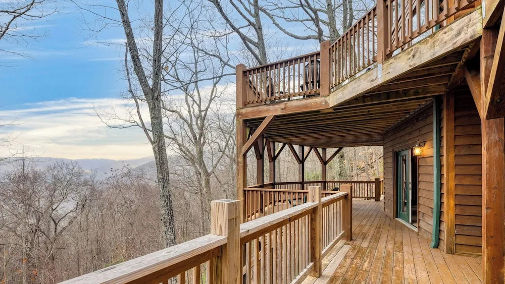 Mountain View Lodge by AvantStay