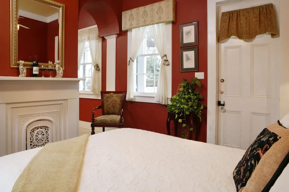 Ashtons Bed and Breakfast