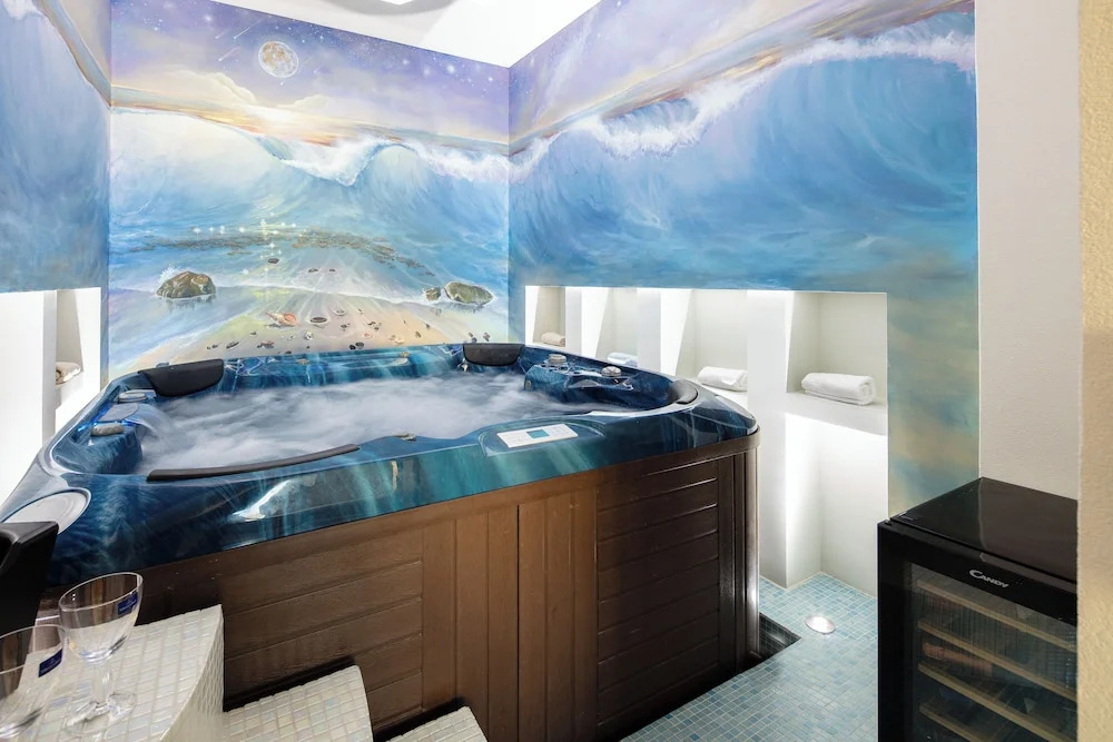 DeMaNi President Suites