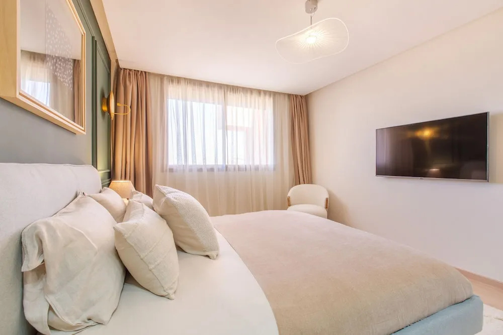 ZARI Boutique ApartHotel