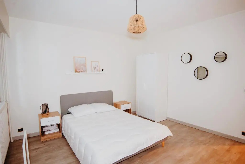 "Envie Lyonnaise" Location - 10 personnes - Terrasse - WIFI Fibre optique