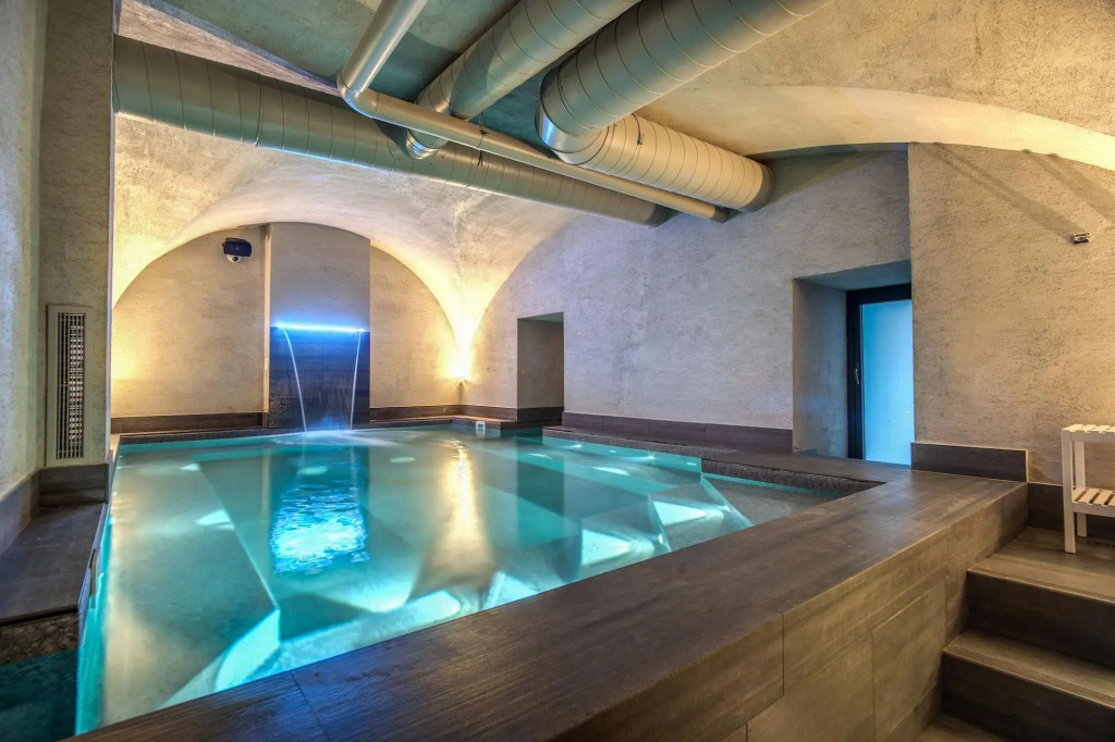 Hotel 77 Seventy-Seven - Maison DArt Collection
