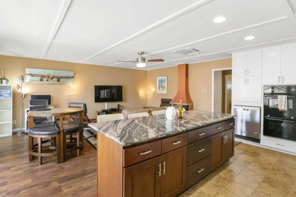 128 Agate, B