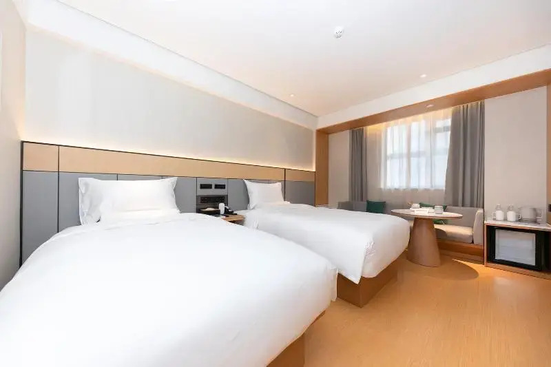 Hanting Hotel (Nanjing Confucius Temple Sanshan Street Metro Station)