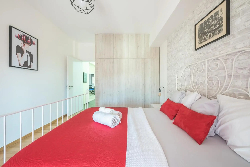 Superb Acropolis view 3bd apt in historical center