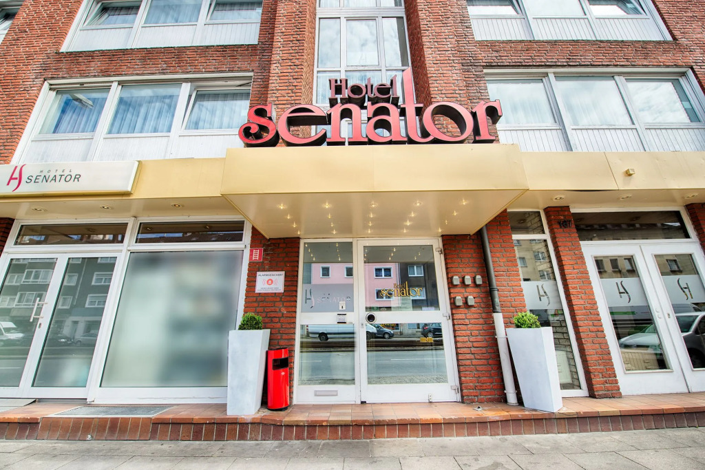 Hotel Senator