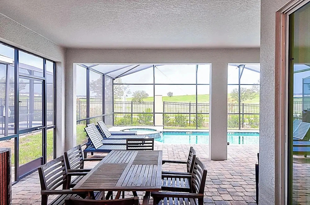 Luxury Family Getaway in Orlando w/ Private Pool & Games