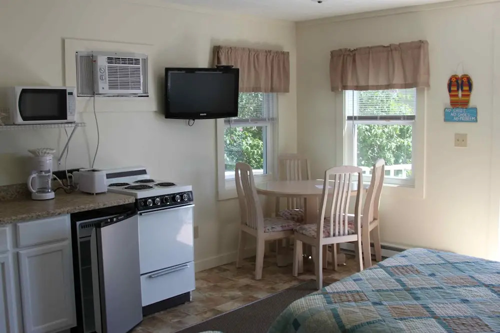 Drakes Island Resort & Cottages