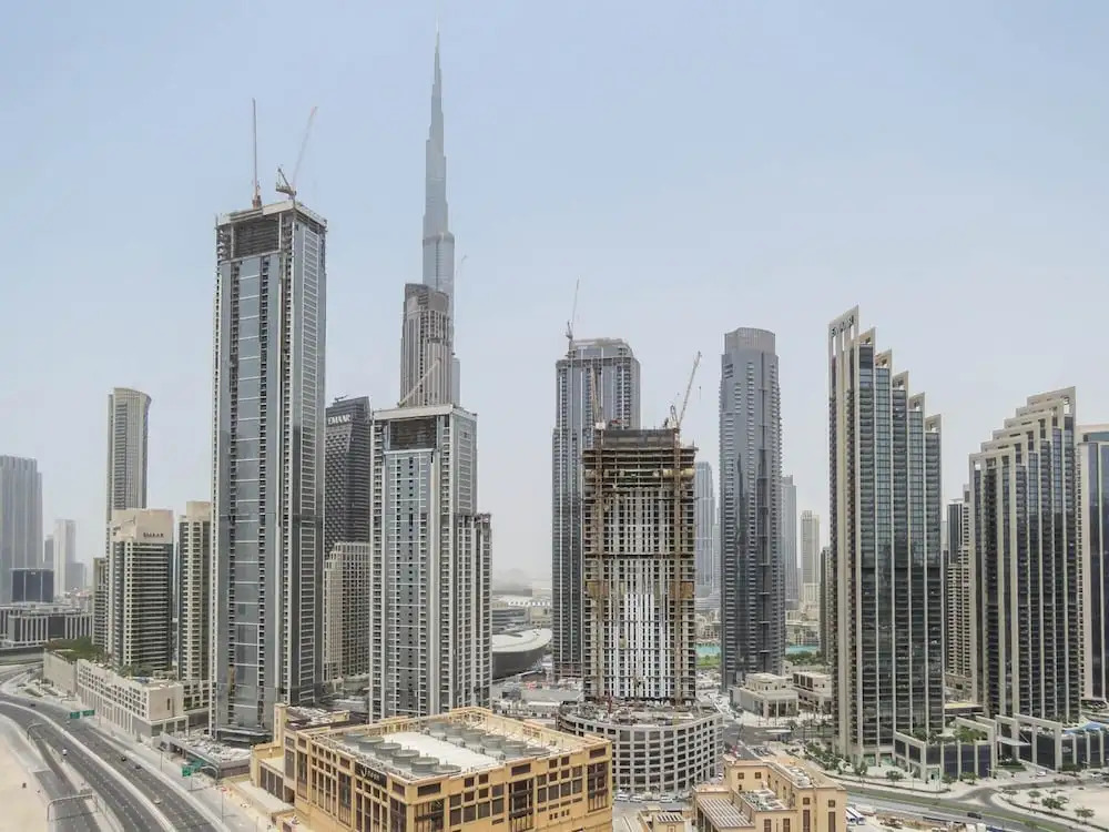 Apartment on High Floor with Burj Khalifa View and Infinity Pool