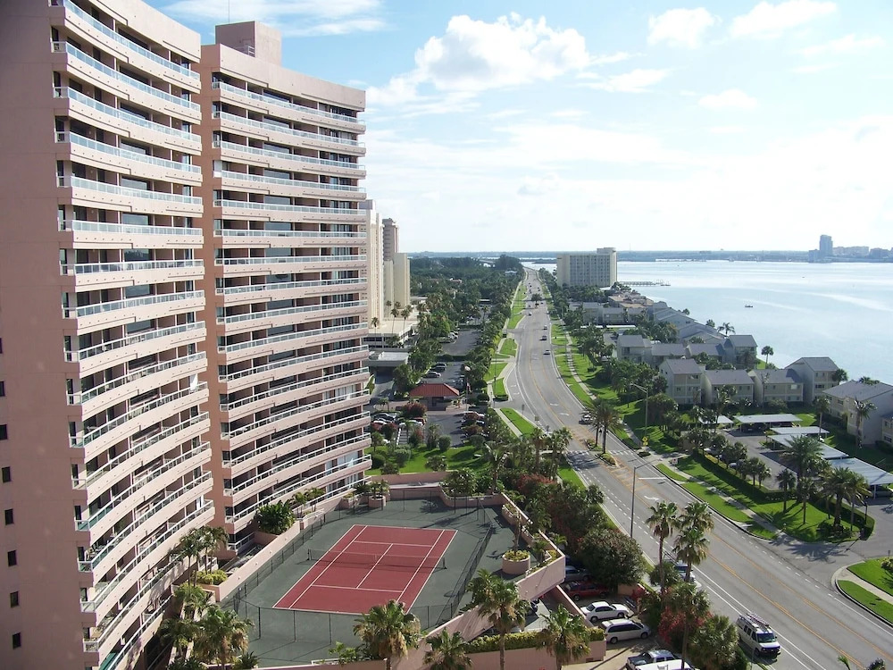 Crescent Beach Club 14C Apartment