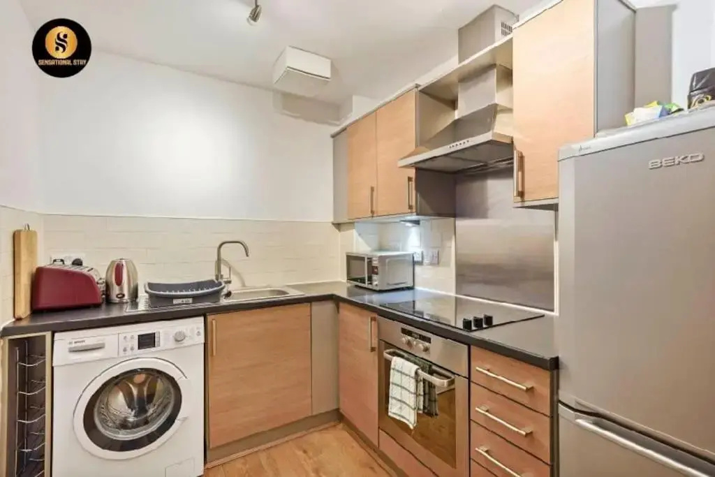 4 Separate Beds, Sleeps 6, Beautiful 2 bed Apt