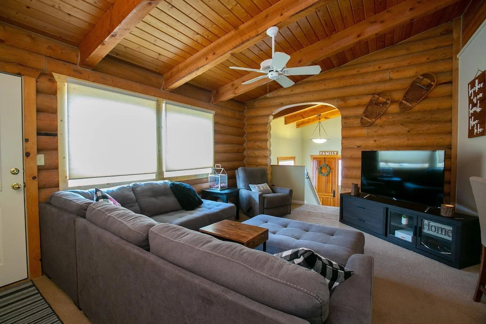 Nederland Getaway 4 Bedroom Home by RedAwning