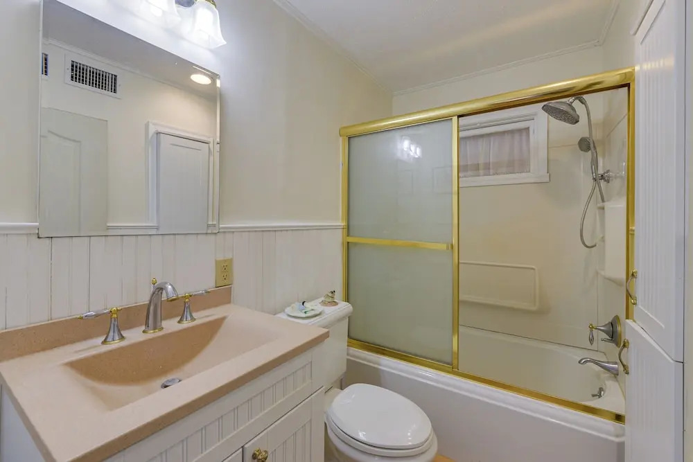 New Jersey Cottage w/ Grill - Short Walk to Beach