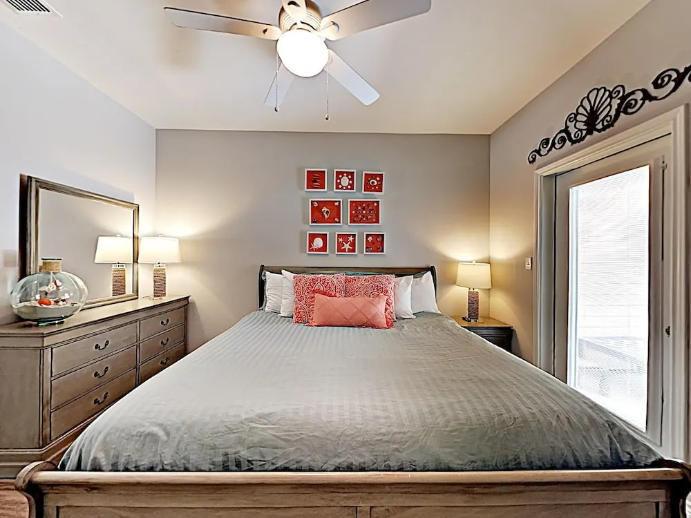 Boats and Oars - 4 Br Condo