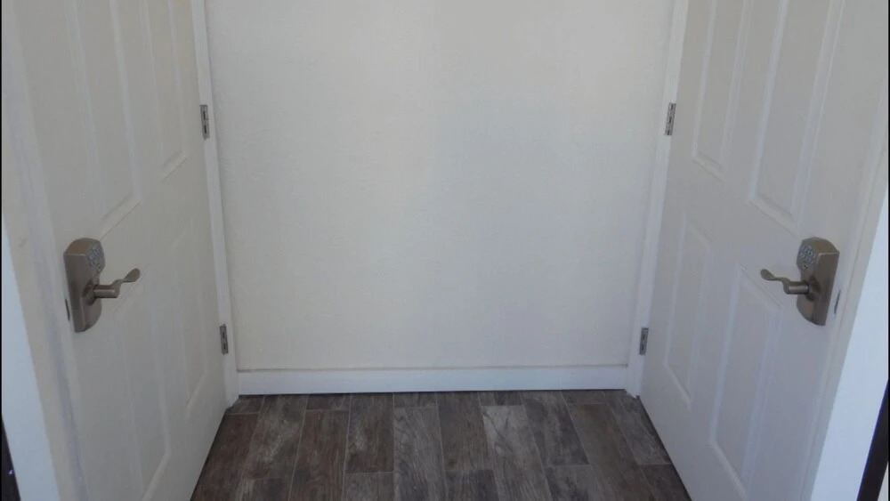 BIMINI LOFTS Across from Big Game club - 1 of 2 furnished apartments