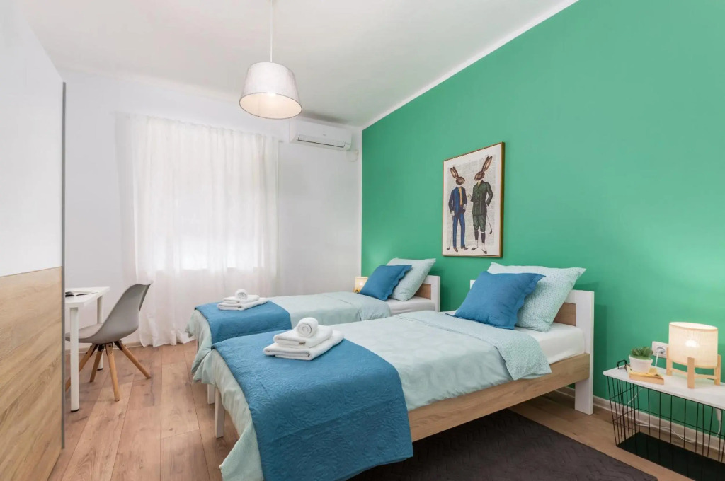 Lovely house with garden near city centre