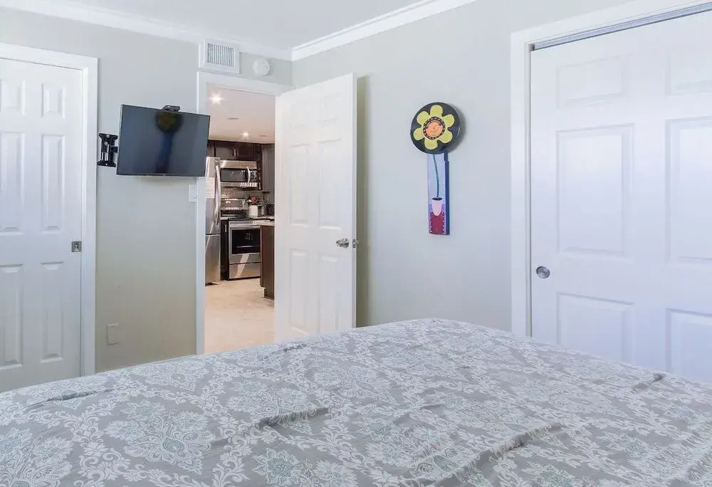 Gulf Shore Condo #301 - 2 Br condo by RedAwning