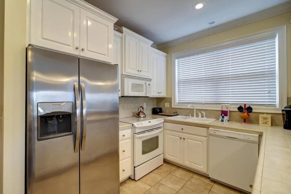 413 la Valencia Circle by BlueSwell