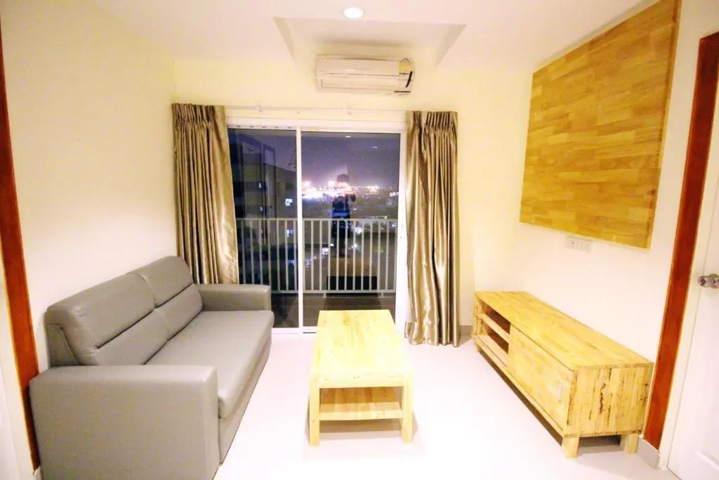 Lee Place Phatthanakan Condo