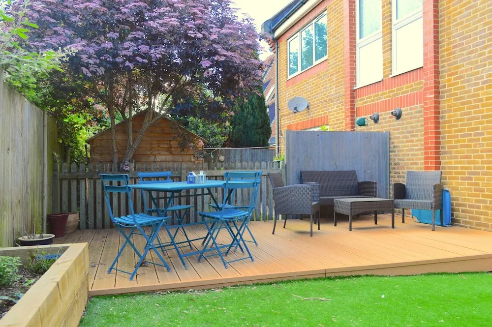 Amazing Quiet 1 Bedroom Flat with Charming Garden