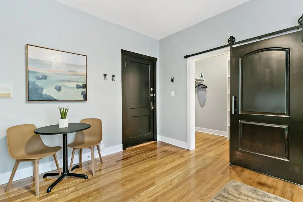 Comfy 1BR walk to Wellington 20min to Downtown